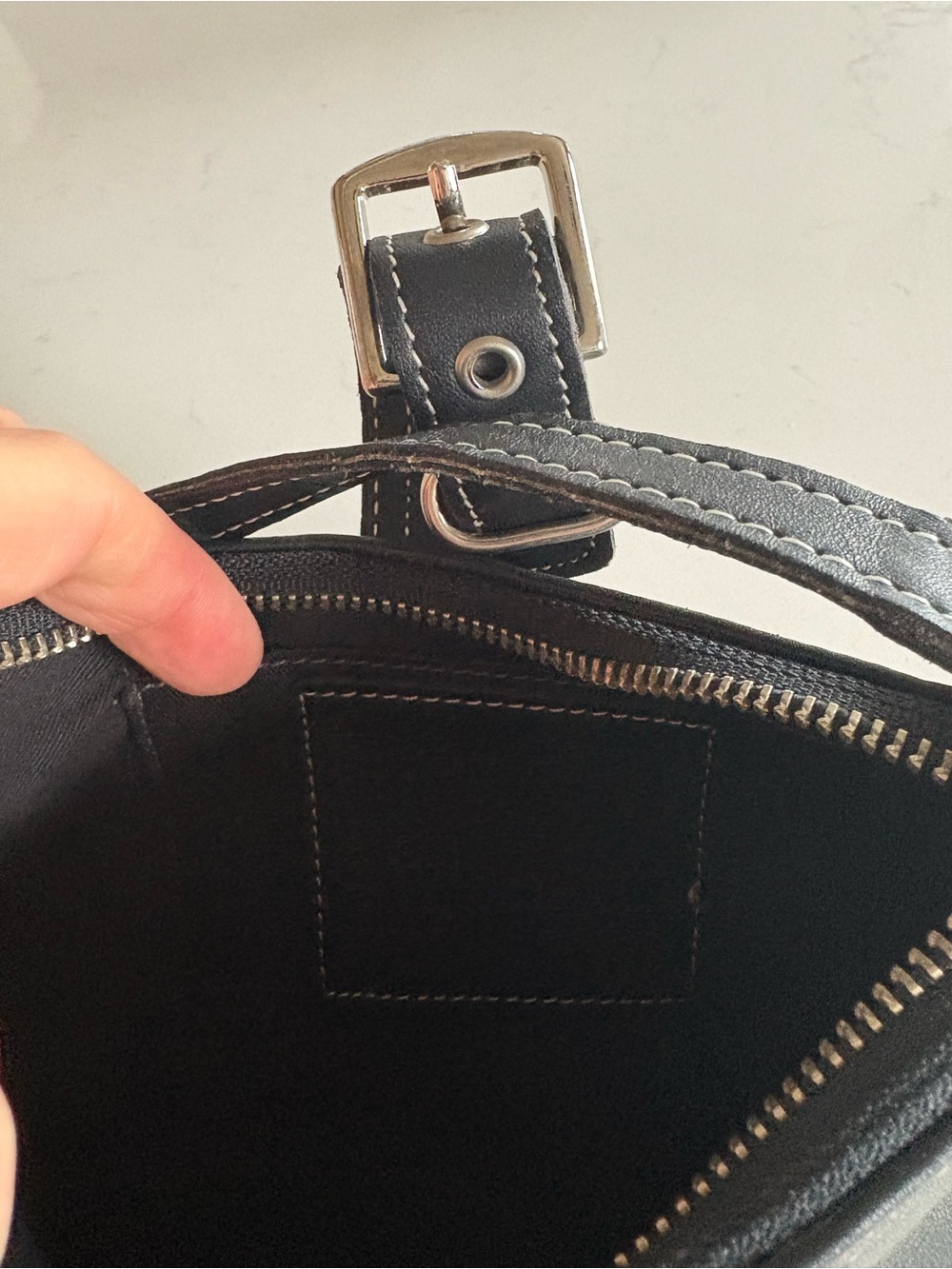 Coach vintage 90 mini Black Leather Shoulder Bag with Contrast Stitching - Picture 11 of 12